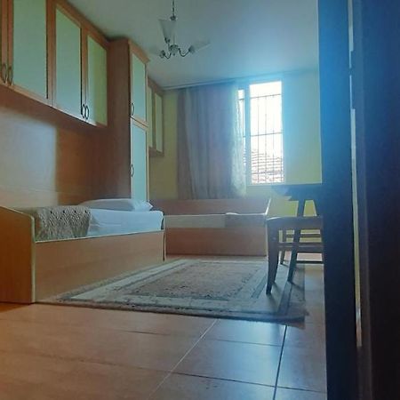 Enki'S Guesthouse 티라나 외부 사진