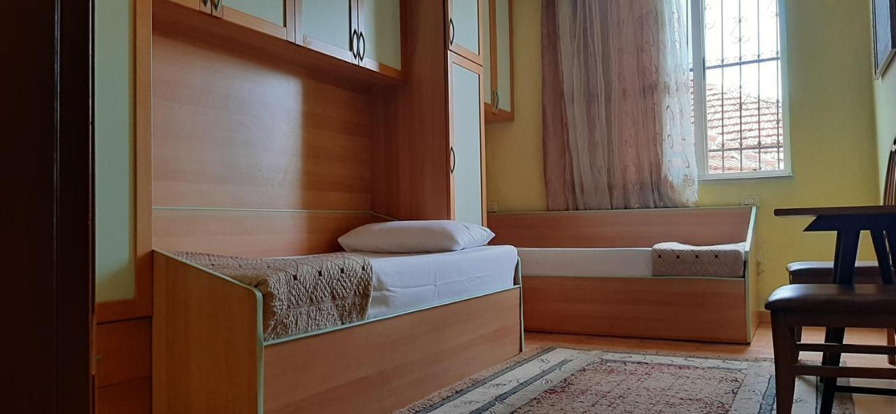 Enki'S Guesthouse 티라나 외부 사진