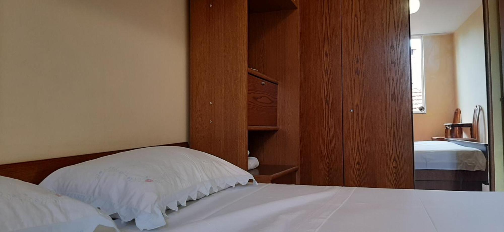 Enki'S Guesthouse 티라나 외부 사진